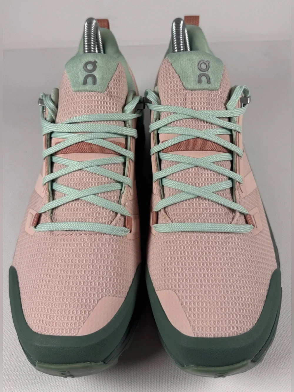 Size 8.5 - ON Cloudwander Waterproof Doe/Ivy (Pink & Green) Women’s